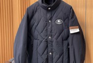 巴宝莉羽绒服假两件