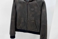 普拉达皮衣外套