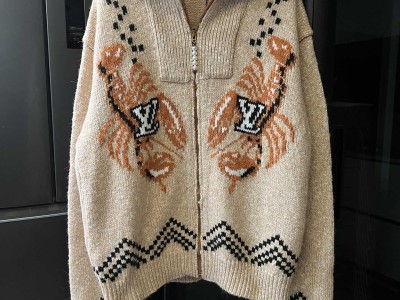 LV龙虾拼纱羊毛针织拉链翻领外套