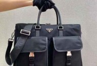 普拉达尼龙公文包