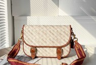 蔻驰男款斜挎包