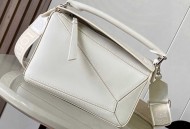 Loewe罗意威几何包海盐白