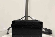 M12636 老花LV男包包