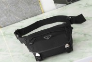 普拉达迷你邮差包