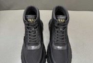 普拉达极简风高帮运动鞋