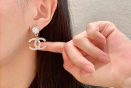  香奈儿耳钉