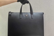 普拉达新款公文包2VG039