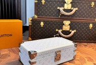 lvM4700B表装表盒白粉