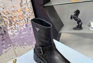 PRADA 普拉达经典三角标一脚蹬王炸女靴 短靴
