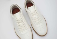 包边鞋底的全新款低帮网球鞋