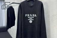 普拉达嵌花毛衣 