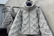 LOUIS VUITTON 老花浮雕压花