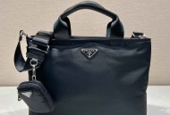 普拉达中性公文包