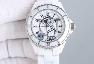 香奈儿女士卡通形象。J12 腕表