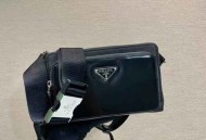 普拉达腰包2VH156A