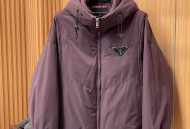 PRADA普拉达连帽羽绒服