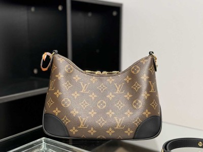 LV BOULOGNE 手袋 型号：M45831