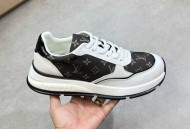 路易威登休闲运动鞋