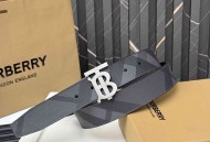 巴宝莉 双面两用的意大利制腰带