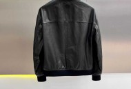 普拉达皮衣外套