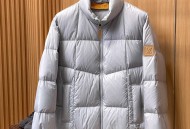 LV路易威登羽绒服