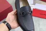  男士最新款休闲商务皮鞋