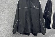 巴黎世家五条杠撞色运动外套