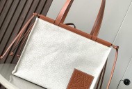 Loewe罗意威白色布包