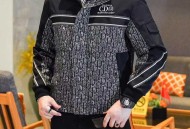 迪奥鹅绒羽绒服