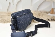 迪奥最新款斜挎包马鞍包