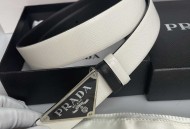 普拉达男士精致的腰带